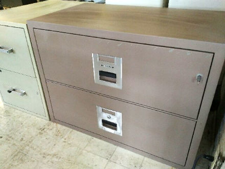 Chubb 2 drawer lateral file with lock