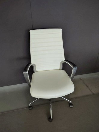HIGH BACK BOARDROOM STYLE CHAIR WHITE MOCH LEATHER
